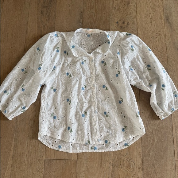 Solitaire Embrodiered Floral Top White Blue Large - Picture 1 of 5